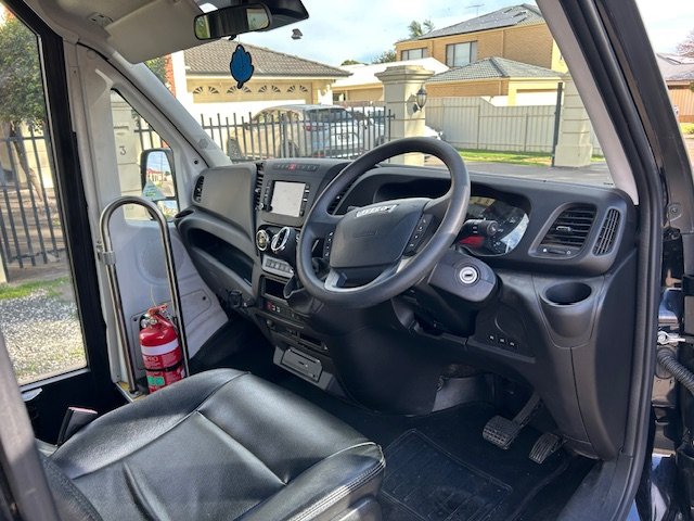 2018 IVECO DAILY 8 SP AUTOMATIC MINI-BUS