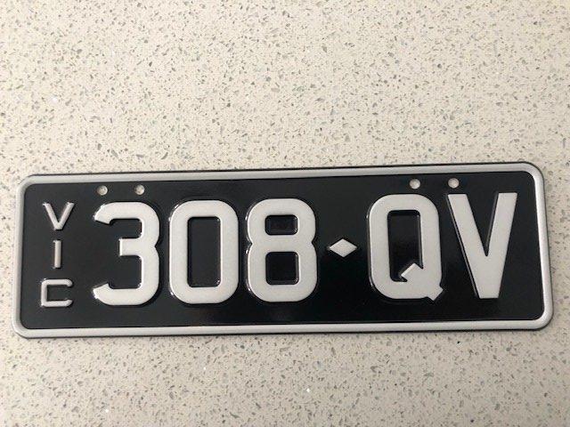 1985 FERRARI 308 GTS QUATTROVALVOLE 5 SP MANUAL COUPE