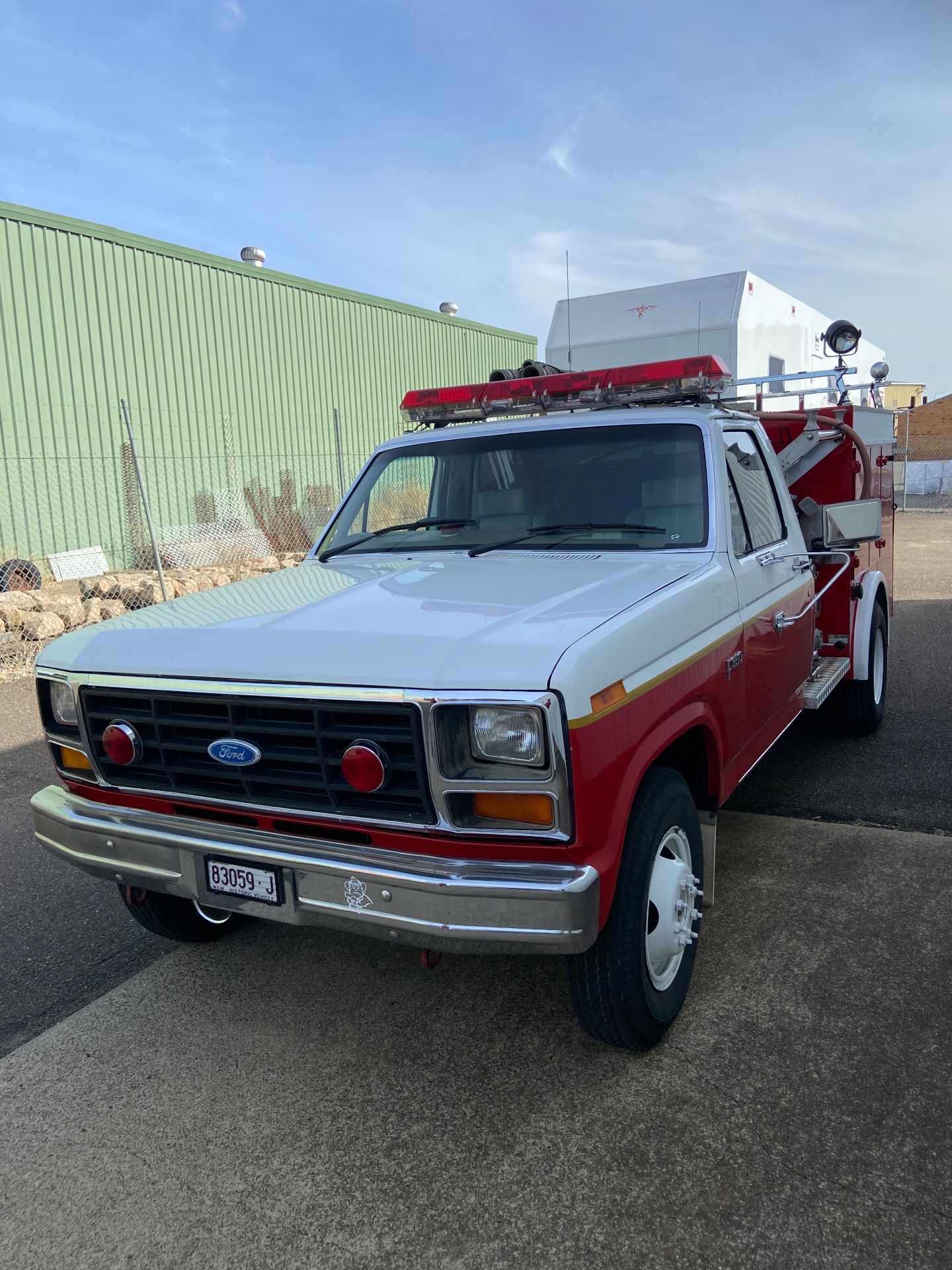 1982 FORD F350 MANUAL FIRE TRUCK