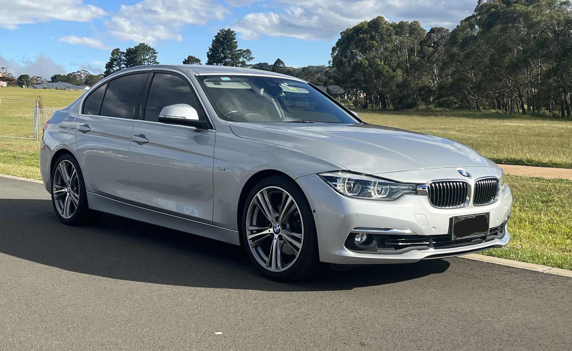 2016 BMW 3 F30 LCI 30i LUXURY LINE 8 SP AUTOMATIC 4D SEDAN