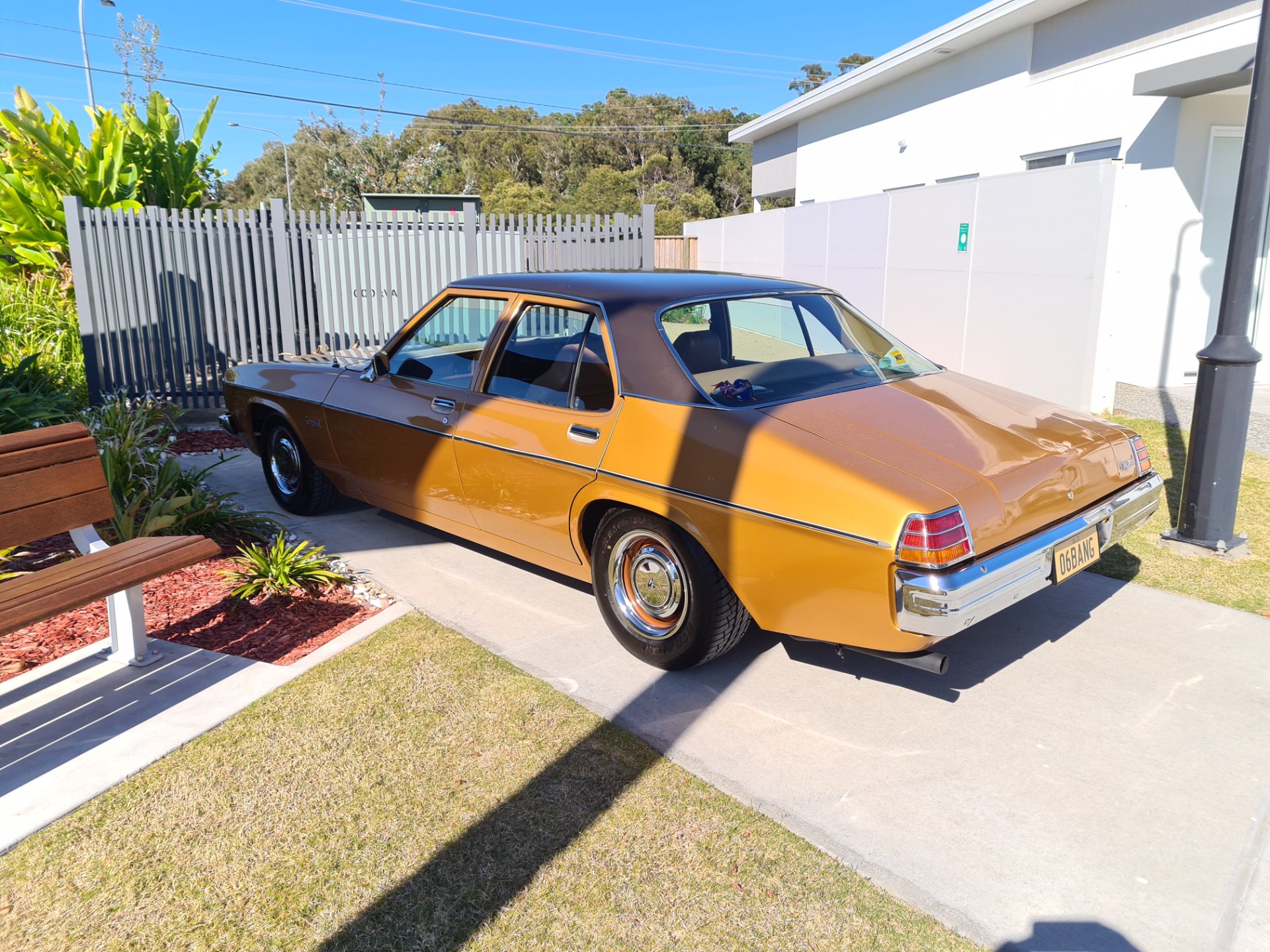 1975 HOLDEN VACATIONER HJ SEDAN
