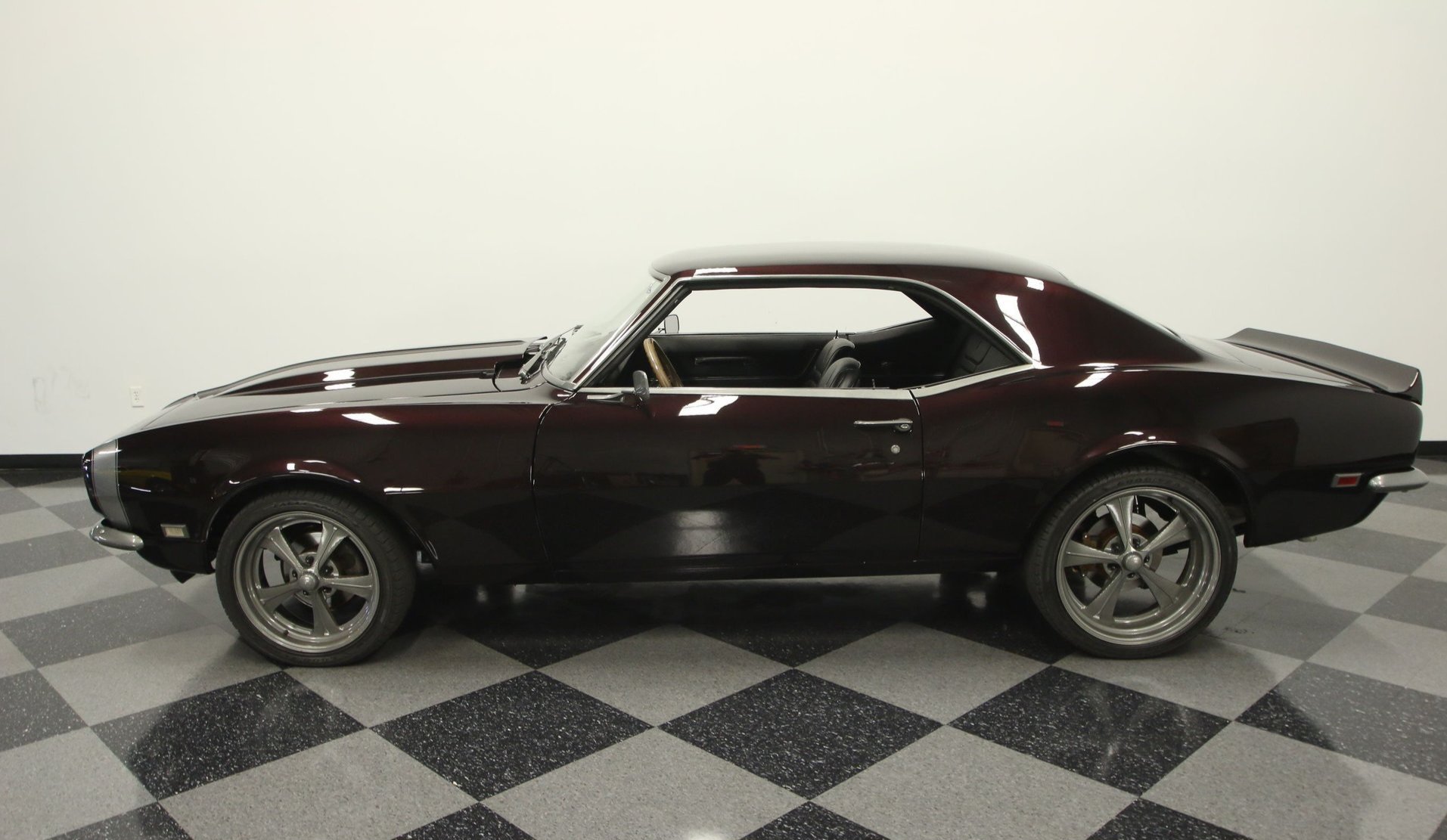 1968 Chevrolet Camaro Restomod – 427 Big Block | 6 Speed Manual | Show-Quality Build