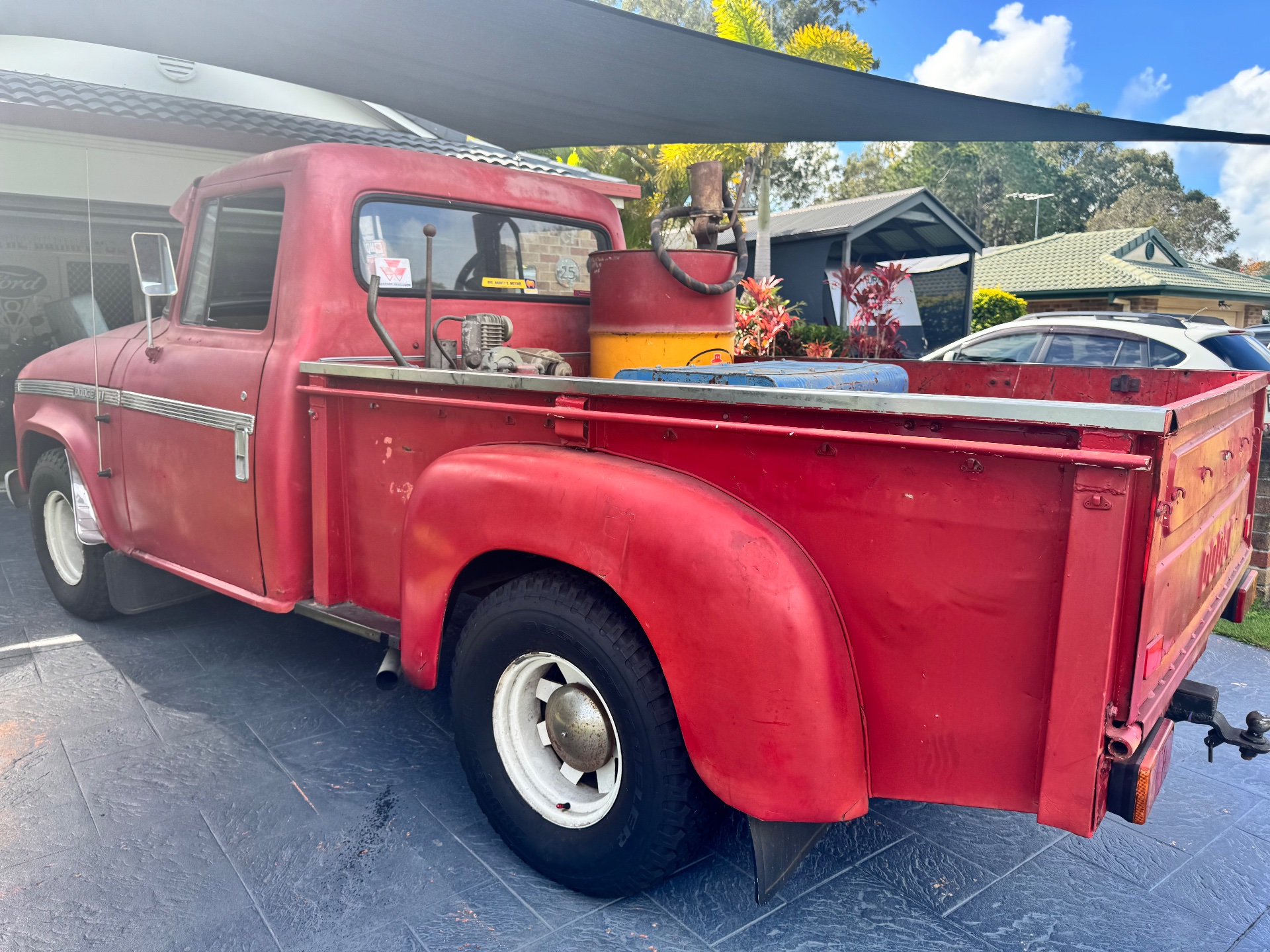 1974 DODGE D5N 200 TRUCK
