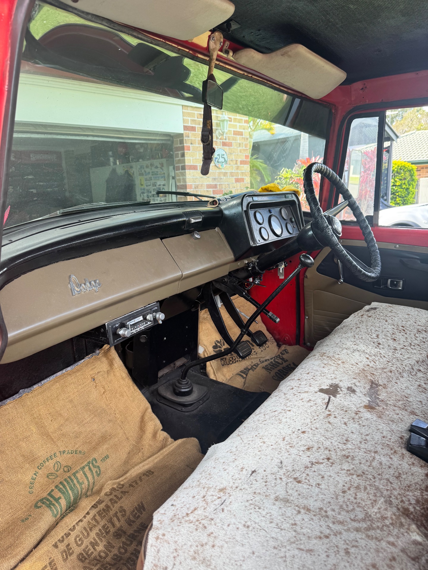 1974 DODGE D5N 200 TRUCK