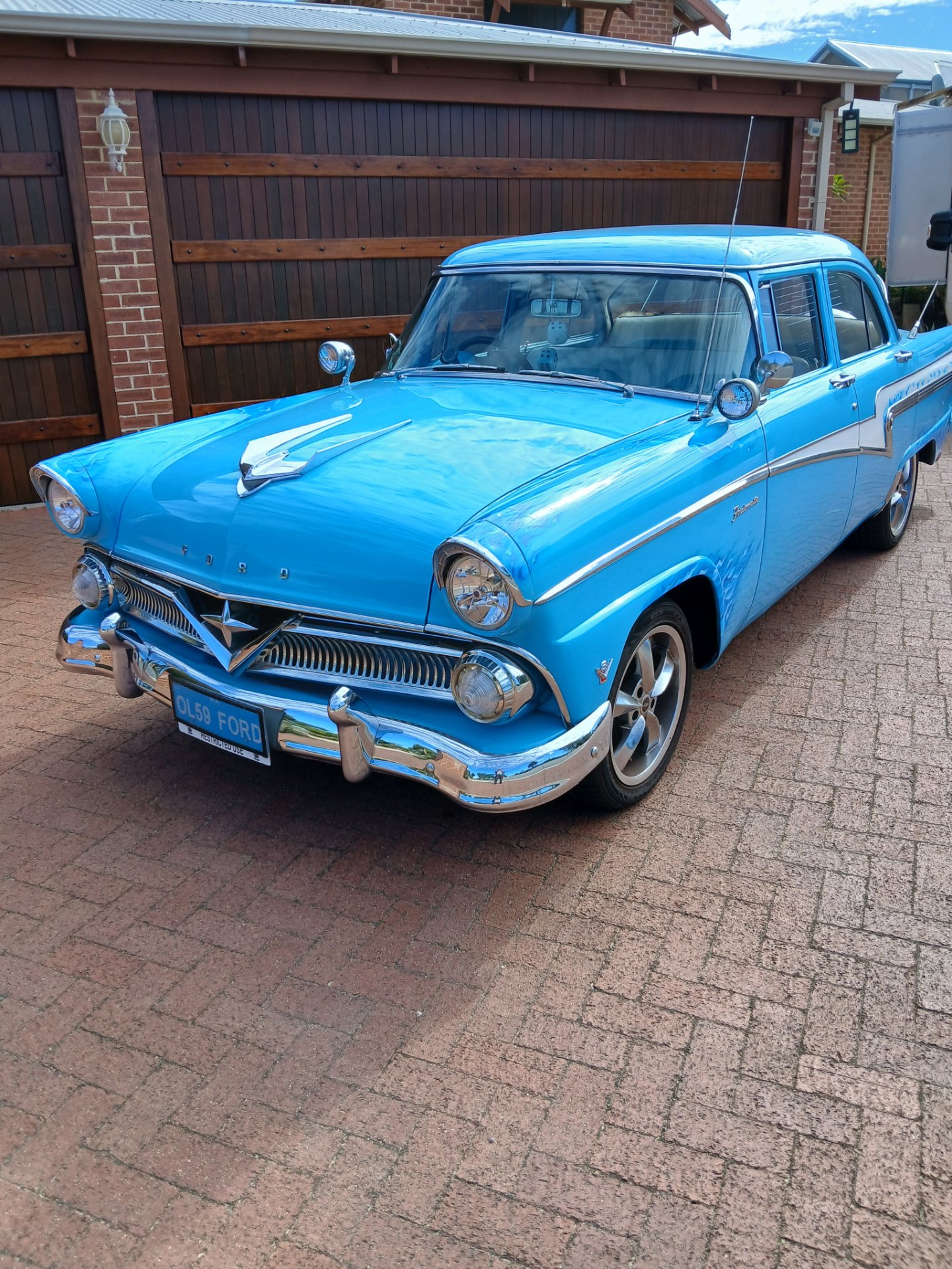 1959 FORD CUSTOMLINE SEDAN