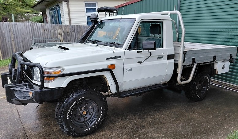 2014 TOYOTA LANDCRUISER VDJ79R MY12 UPDATE WORKMATE (4x4) 5 SP MANUAL C/CHAS