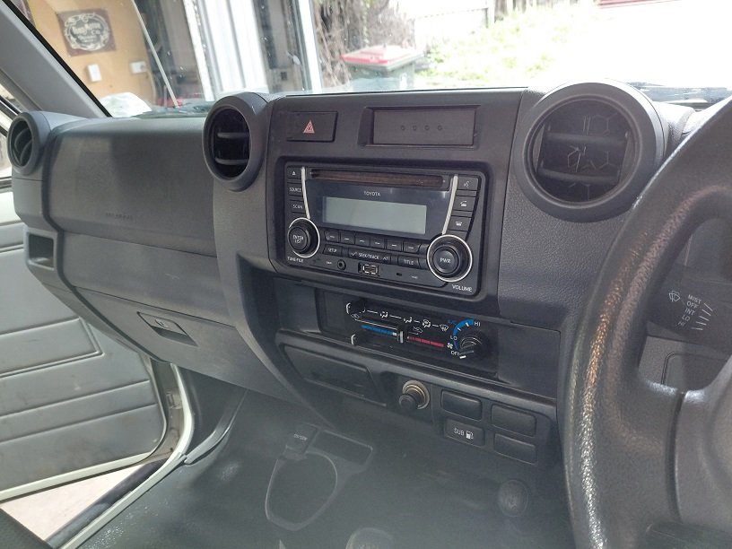 2014 TOYOTA LANDCRUISER VDJ79R MY12 UPDATE WORKMATE (4x4) 5 SP MANUAL C/CHAS