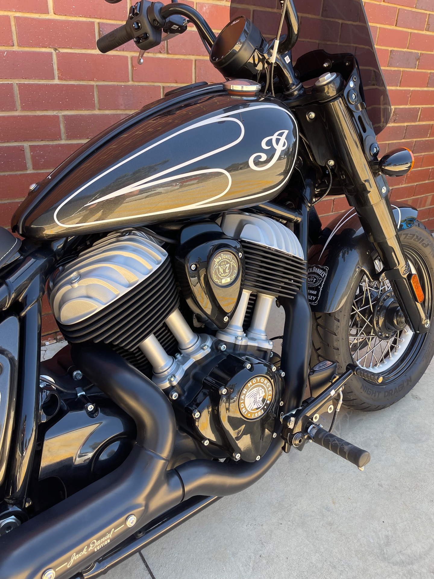 2023 INDIAN CHIEF BOBBER D/H JACK DANIELS TOURER