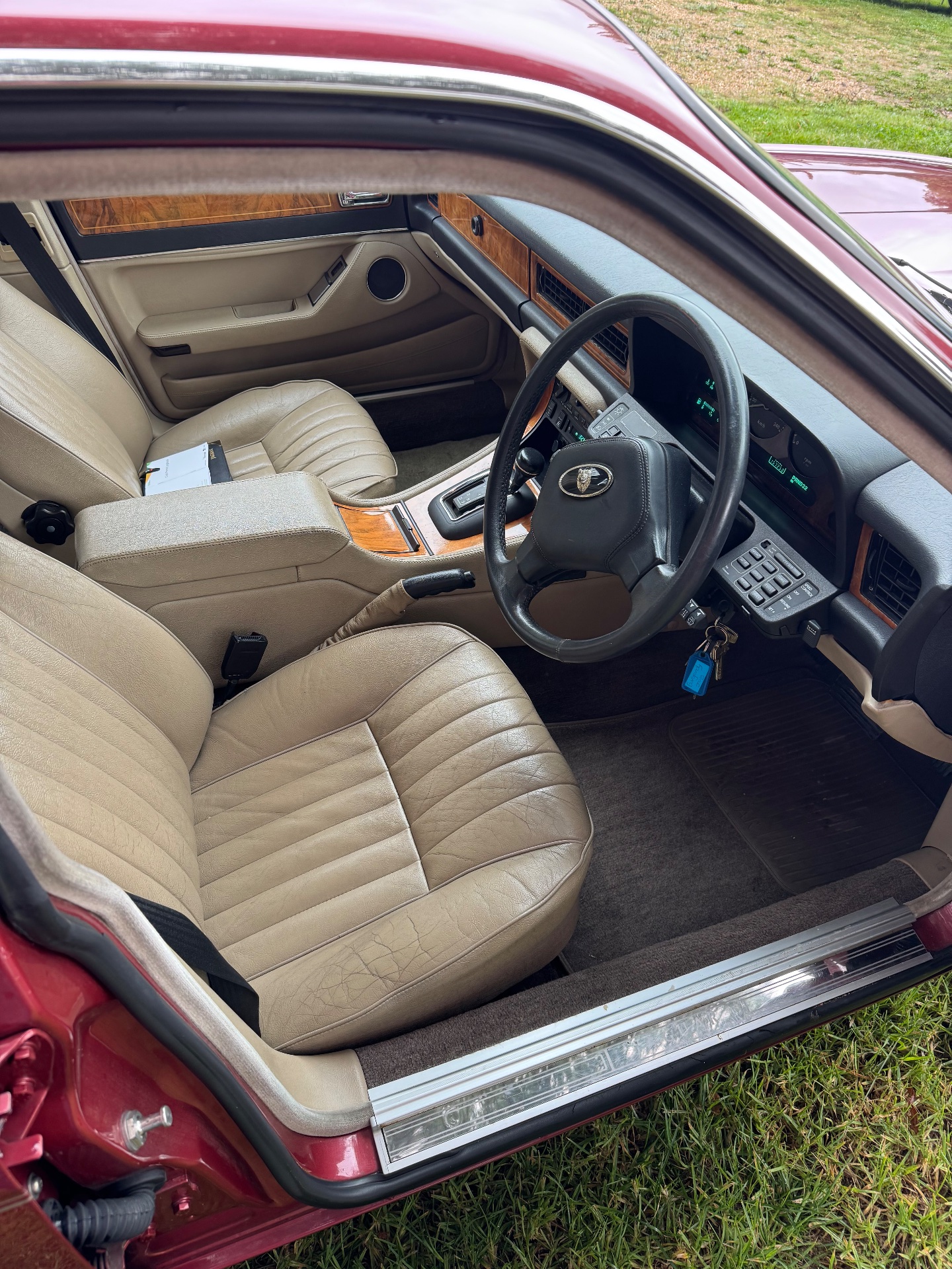 1988 JAGUAR SOVEREIGN XJ40 4 SP AUTOMATIC 4D SEDAN