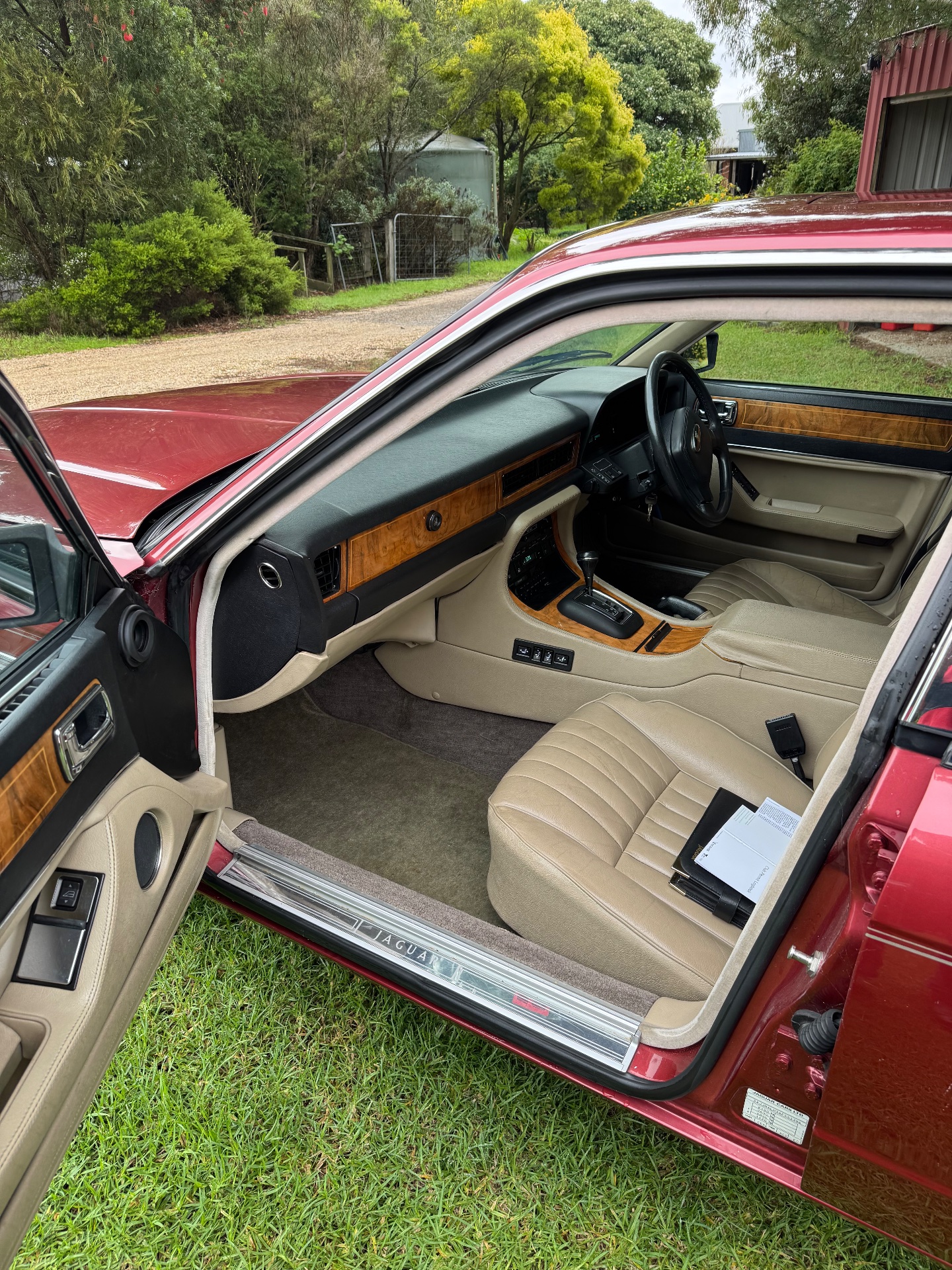 1988 JAGUAR SOVEREIGN XJ40 4 SP AUTOMATIC 4D SEDAN