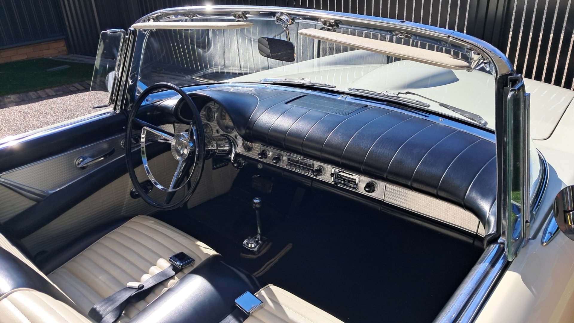 1957 FORD THUNDERBIRD CONVERTIBLE