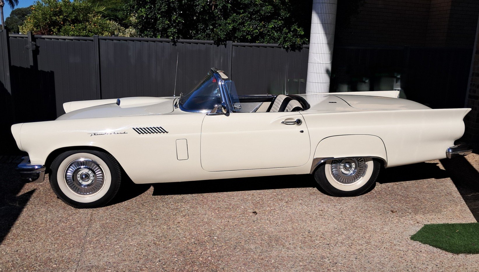1957 FORD THUNDERBIRD CONVERTIBLE