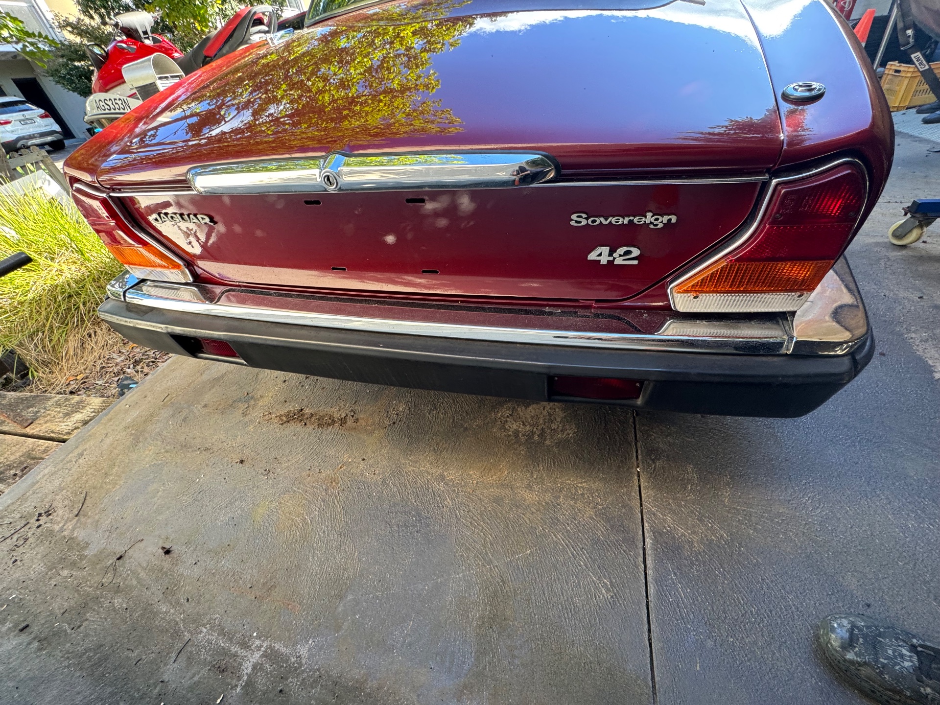 1982 JAGUAR XJ6 SERIES III 4.2 5 SP MANUAL 4D SEDAN