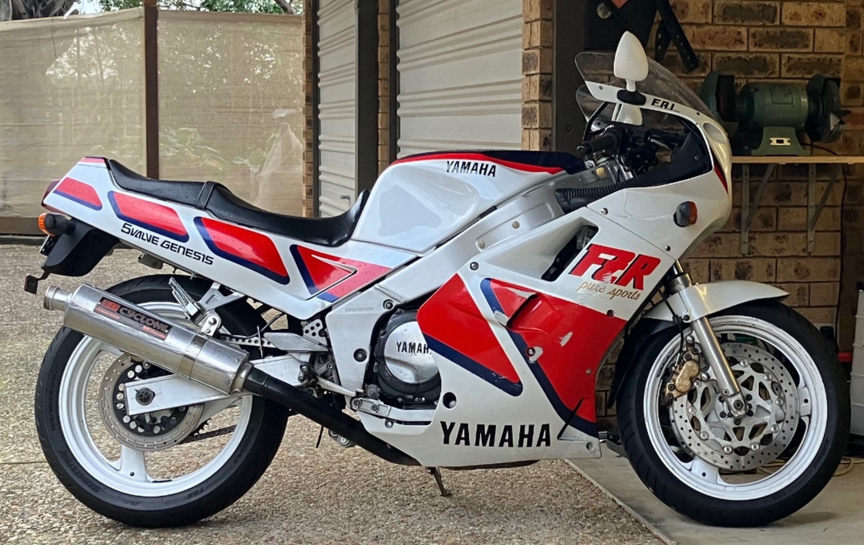 1988 YAMAHA FZR750R ROAD/RACER