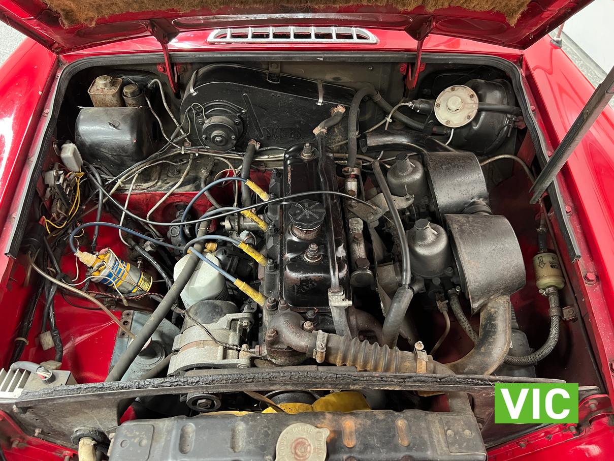 1974 MG B GT 4 CYL MANUAL COUPE