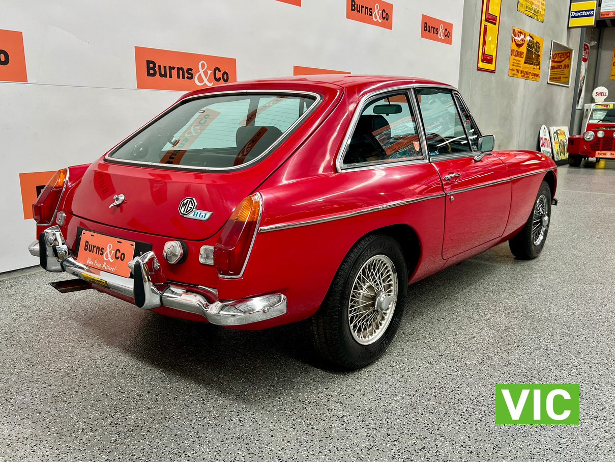1974 MG B GT 4 CYL MANUAL COUPE