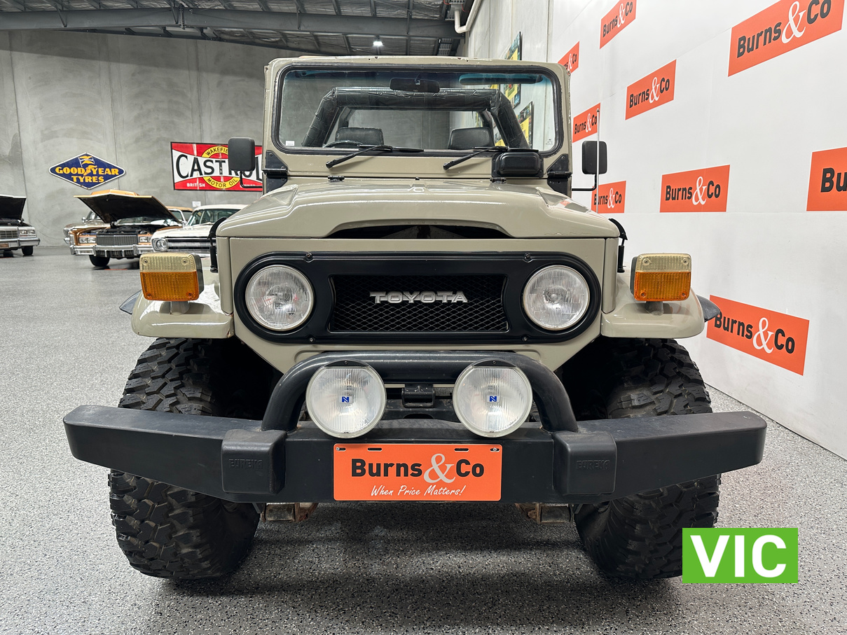 1977 TOYOTA LANDCRUISER FJ40 V8 MANUAL 4WD P/UP