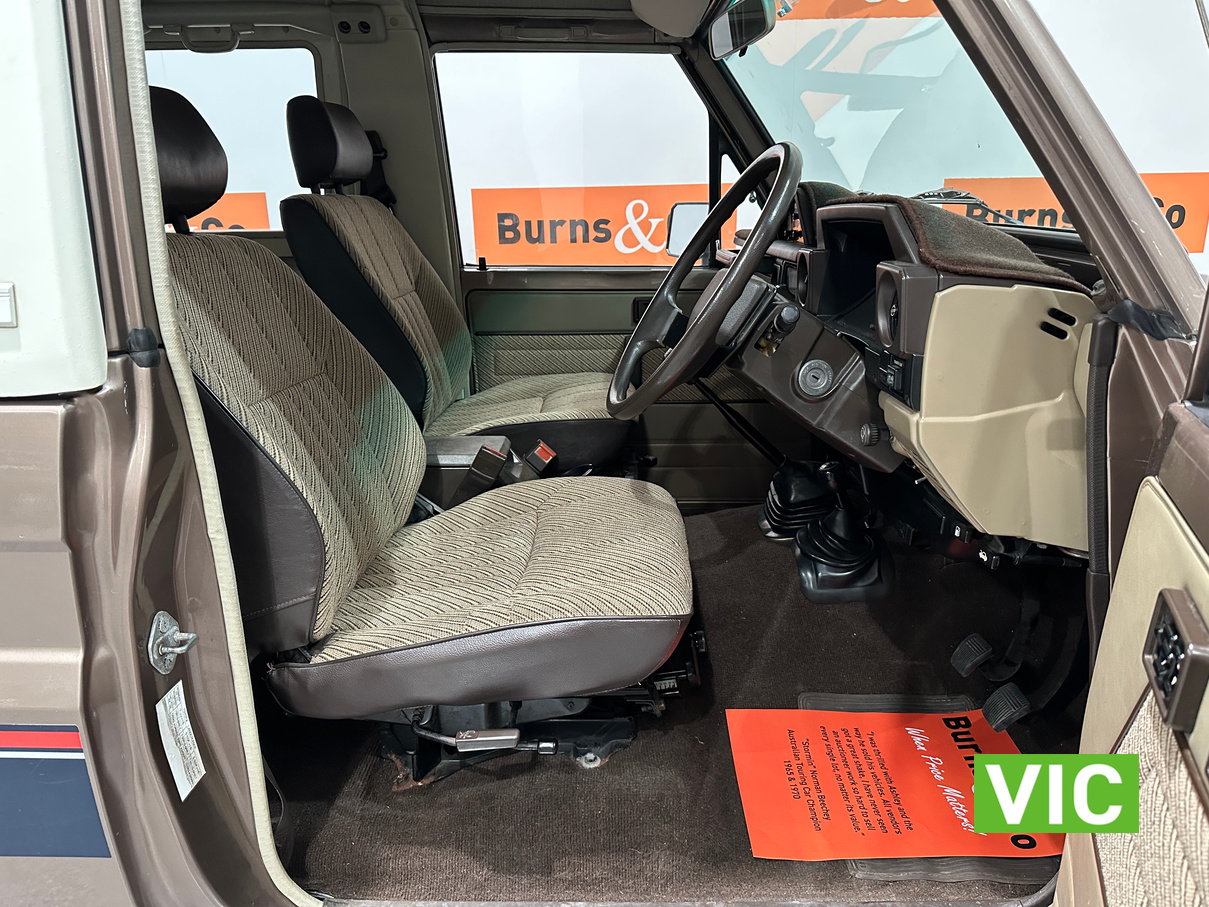 1985 TOYOTA LANDCRUISER FJ73 6 CYL MANUAL 4WD WAGON