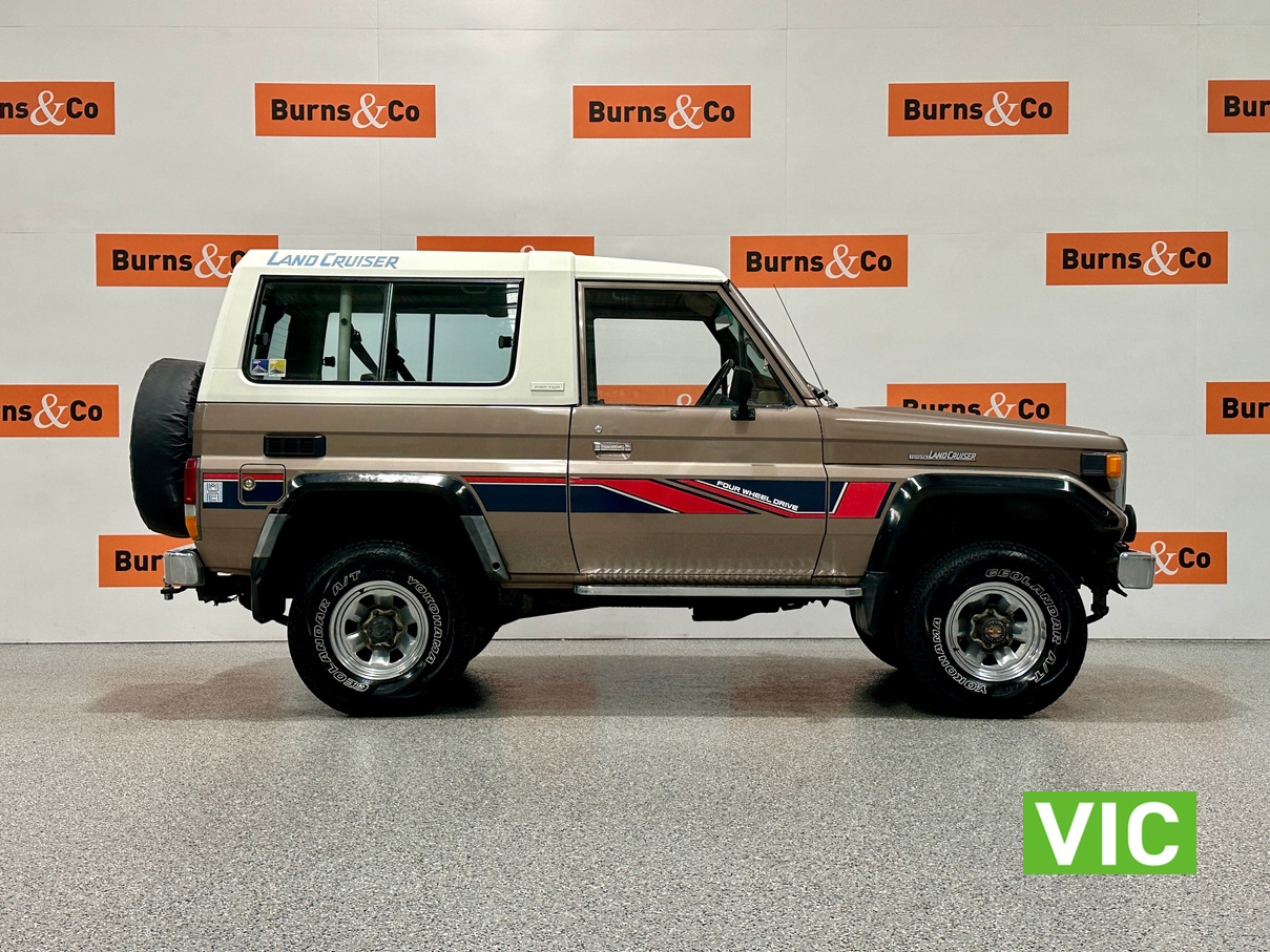 1985 TOYOTA LANDCRUISER FJ73 6 CYL MANUAL 4WD WAGON