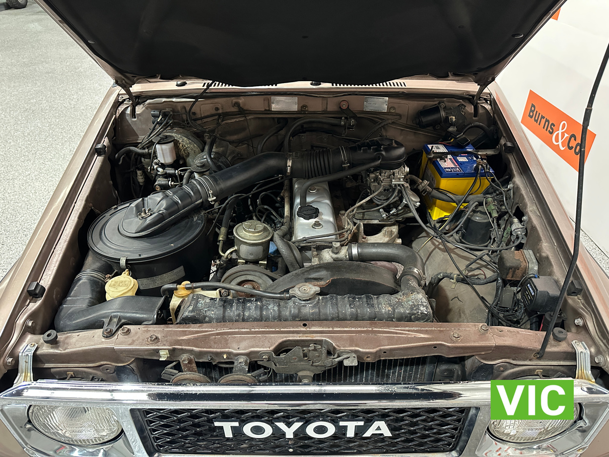 1985 TOYOTA LANDCRUISER FJ73 6 CYL MANUAL 4WD WAGON