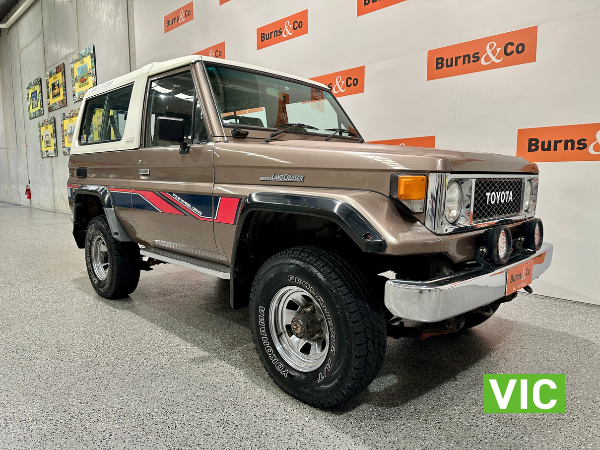1985 TOYOTA LANDCRUISER FJ73 6 CYL MANUAL 4WD WAGON