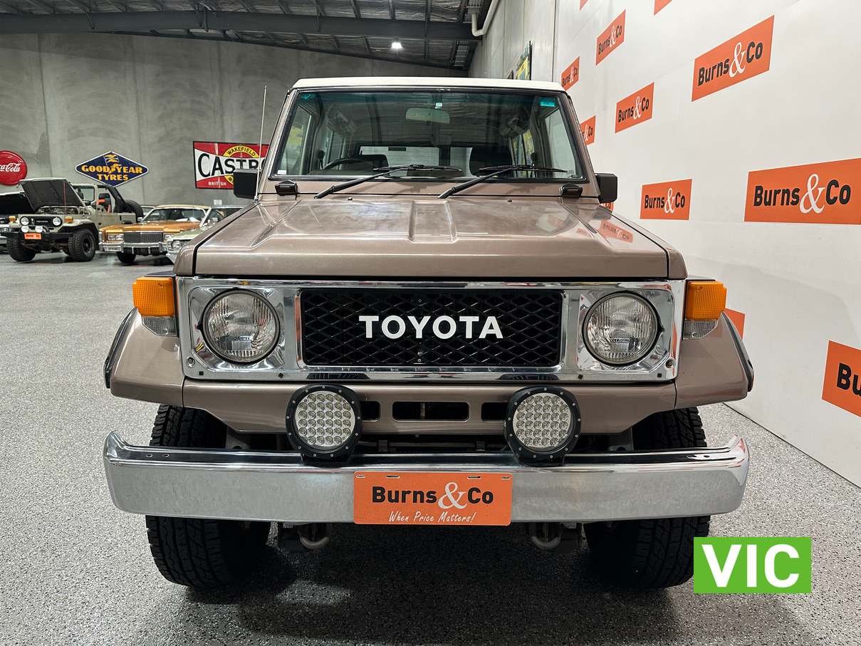 1985 TOYOTA LANDCRUISER FJ73 6 CYL MANUAL 4WD WAGON