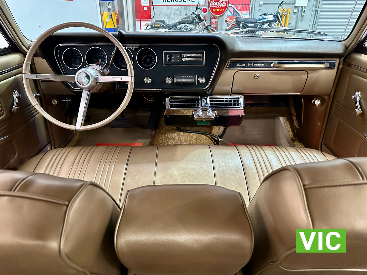 1967 PONTIAC LEMANS PILLARLESS 326 V8 SEDAN