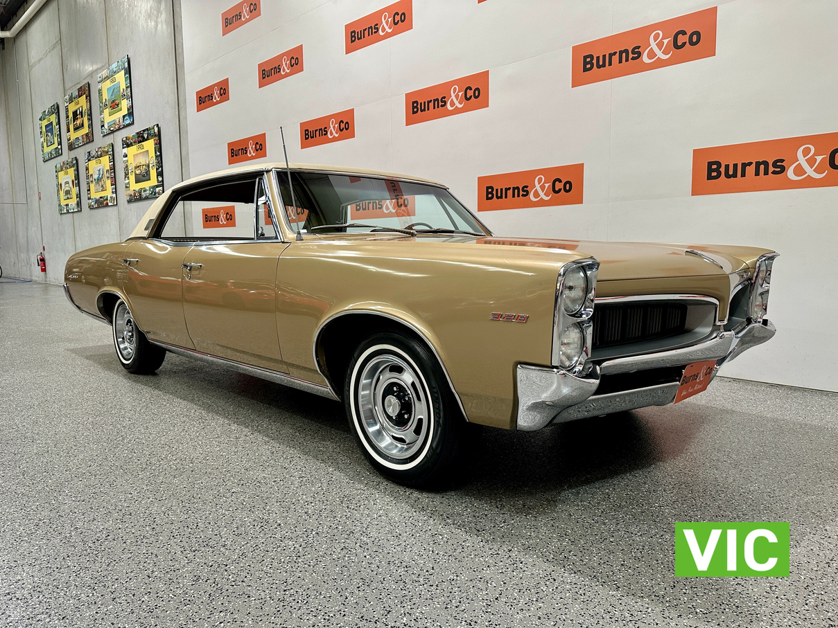1967 PONTIAC LEMANS PILLARLESS 326 V8 SEDAN