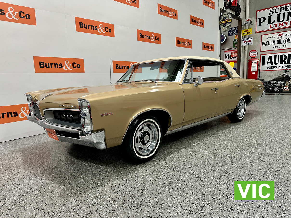 1967 PONTIAC LEMANS PILLARLESS 326 V8 SEDAN