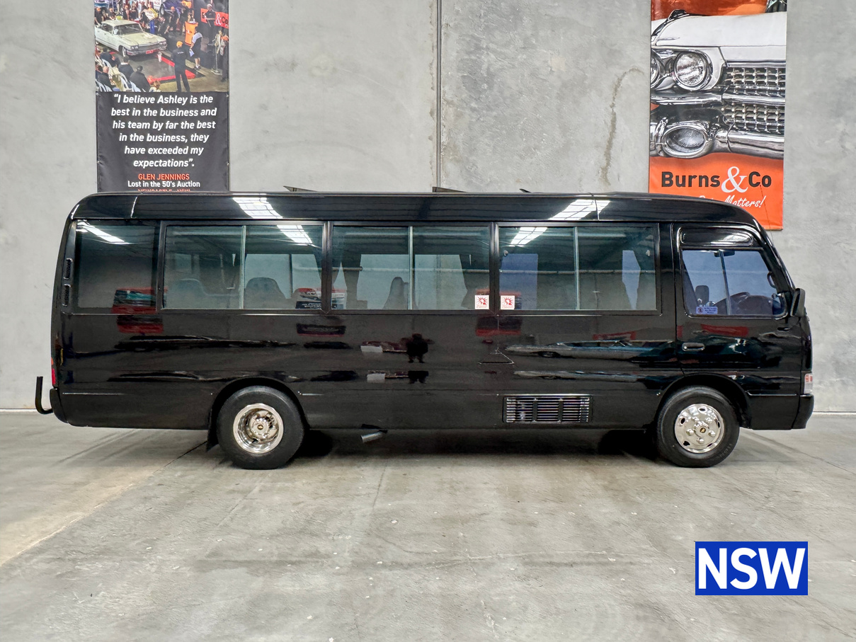 1993 TOYOTA COASTER 15 SEATER 6 CYL DIESEL MANUAL BUS