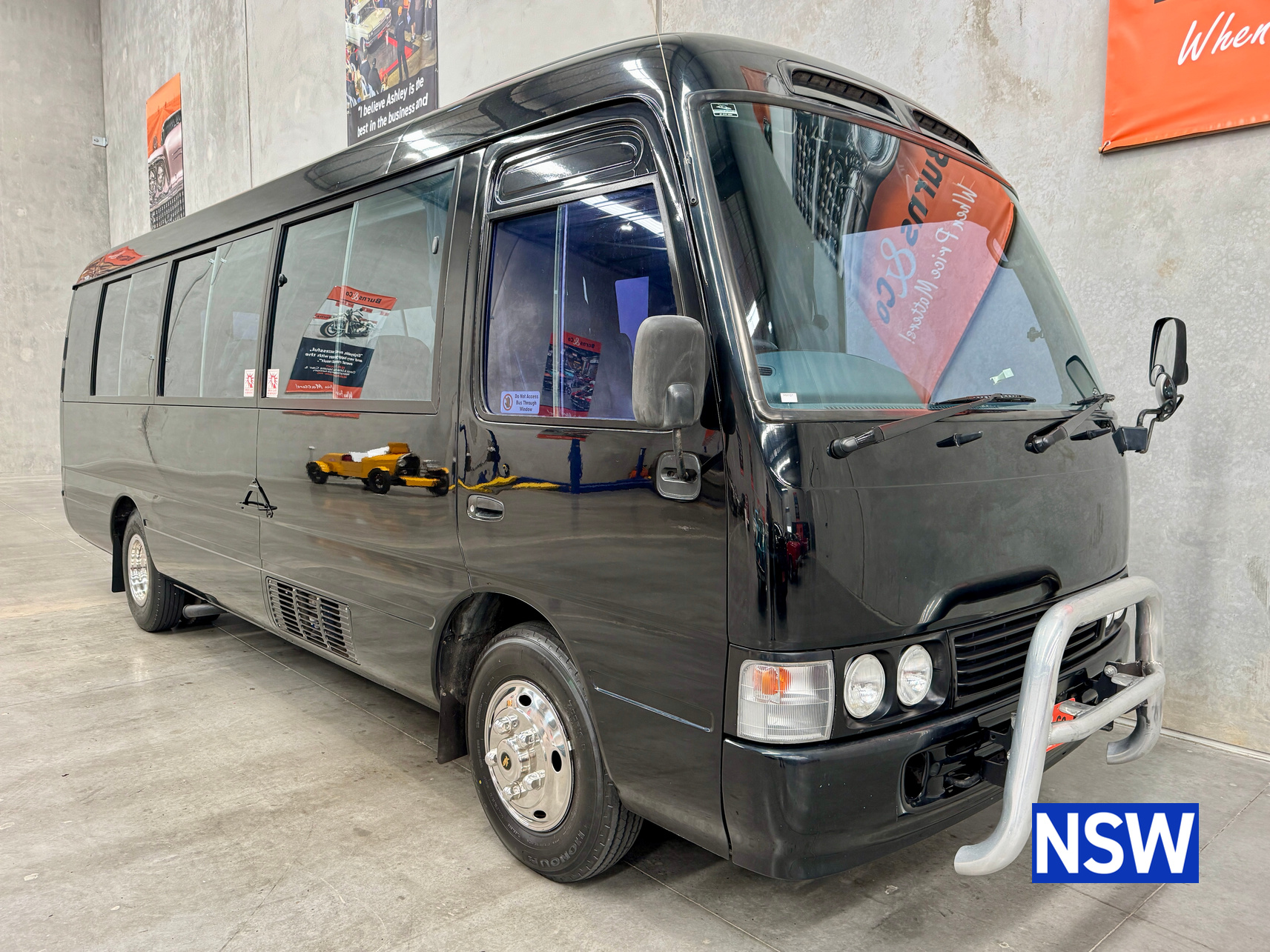 1993 TOYOTA COASTER 15 SEATER 6 CYL DIESEL MANUAL BUS