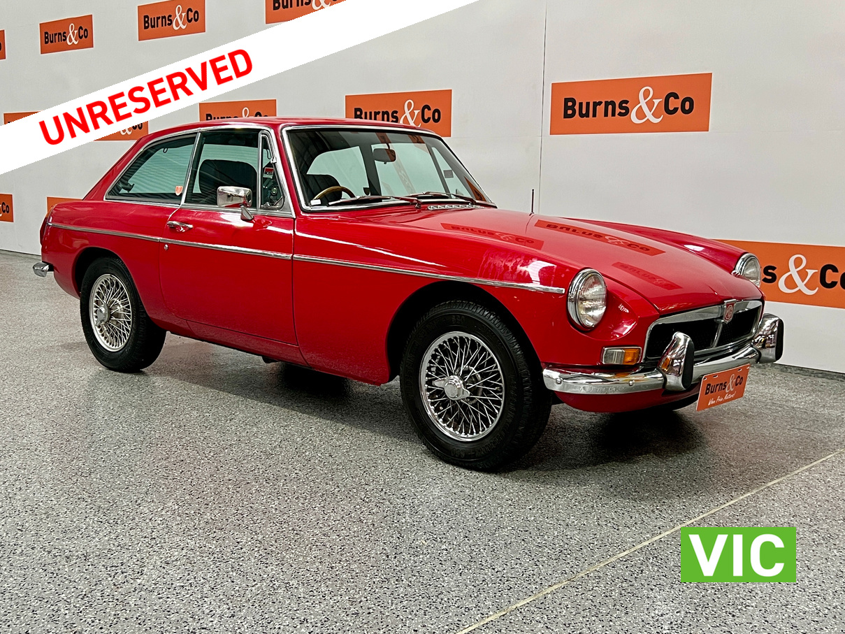 1974 MG B GT 4 CYL MANUAL COUPE