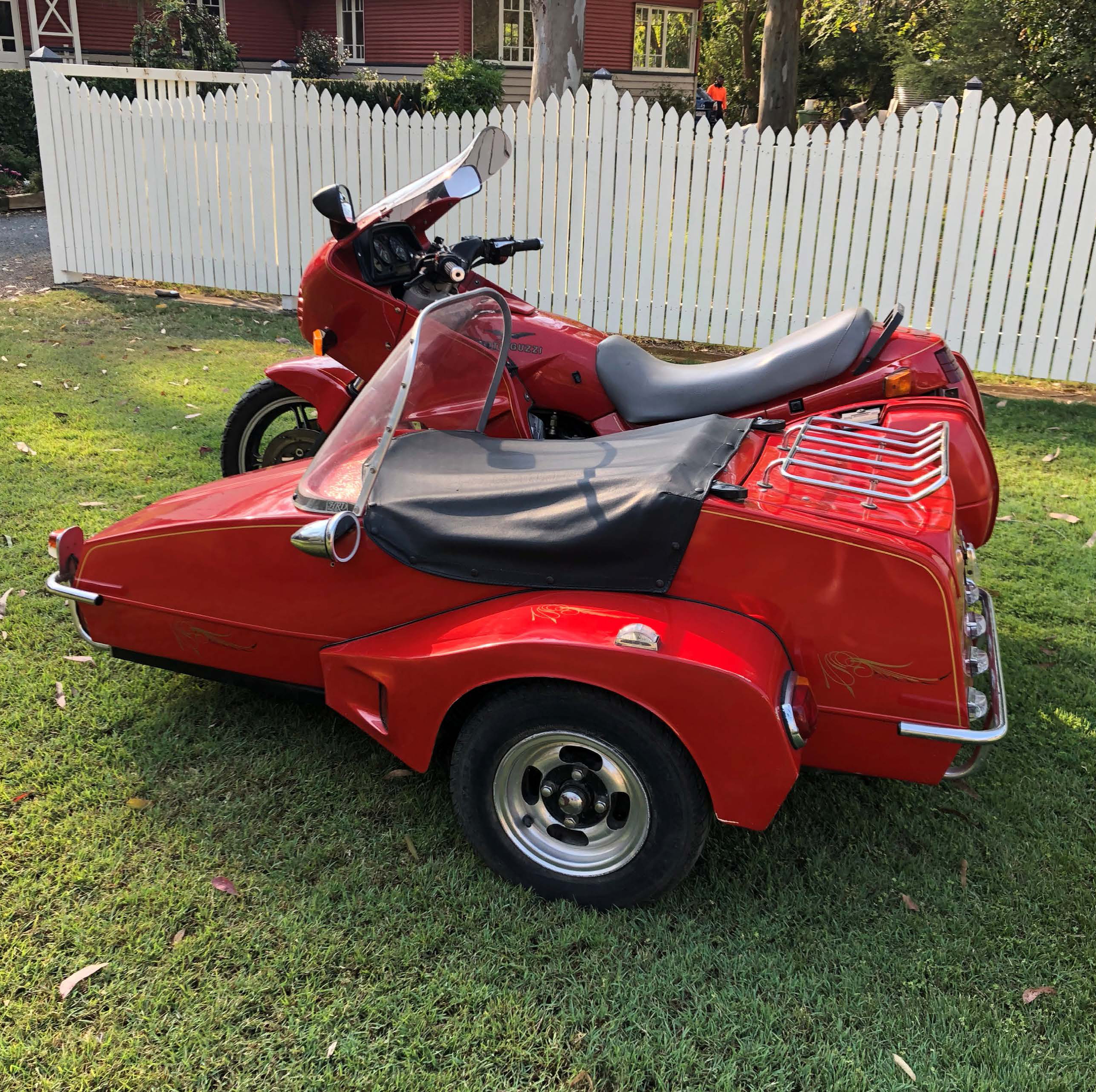1990 MOTO GUZZI 1000 SP111 OUTFIT
