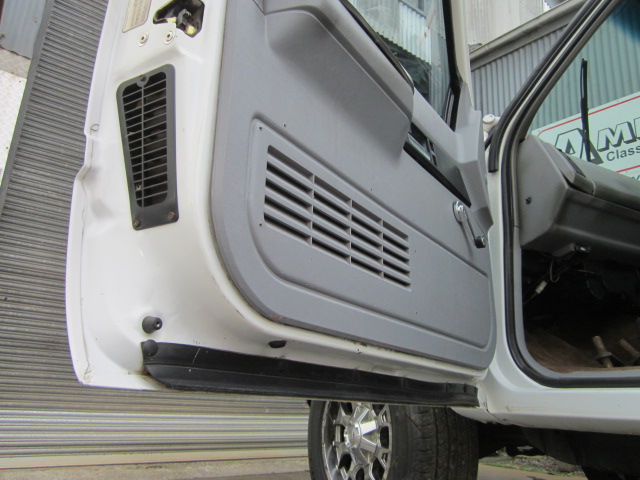 1988 CHEVROLET K1500 4x4 5 SP MANUAL PICK UP