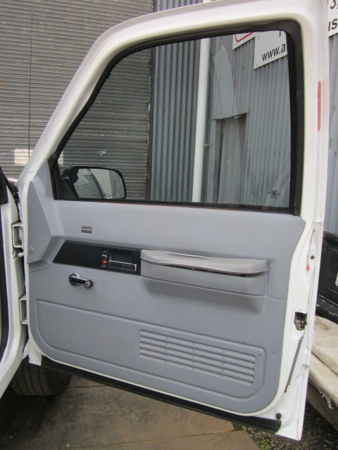 1988 CHEVROLET K1500 4x4 5 SP MANUAL PICK UP