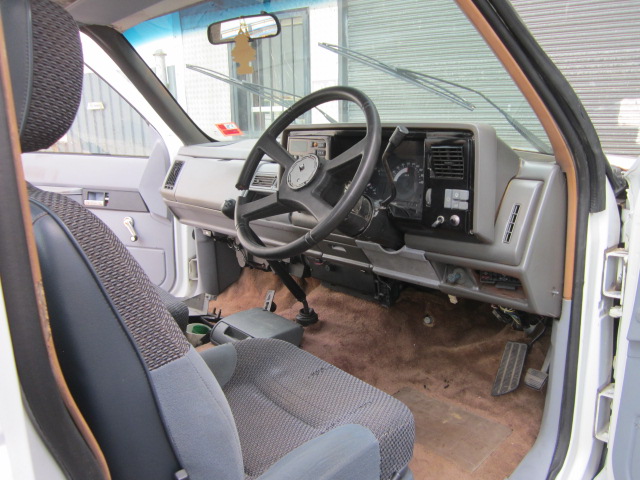1988 CHEVROLET K1500 4x4 5 SP MANUAL PICK UP