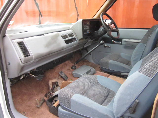 1988 CHEVROLET K1500 4x4 5 SP MANUAL PICK UP