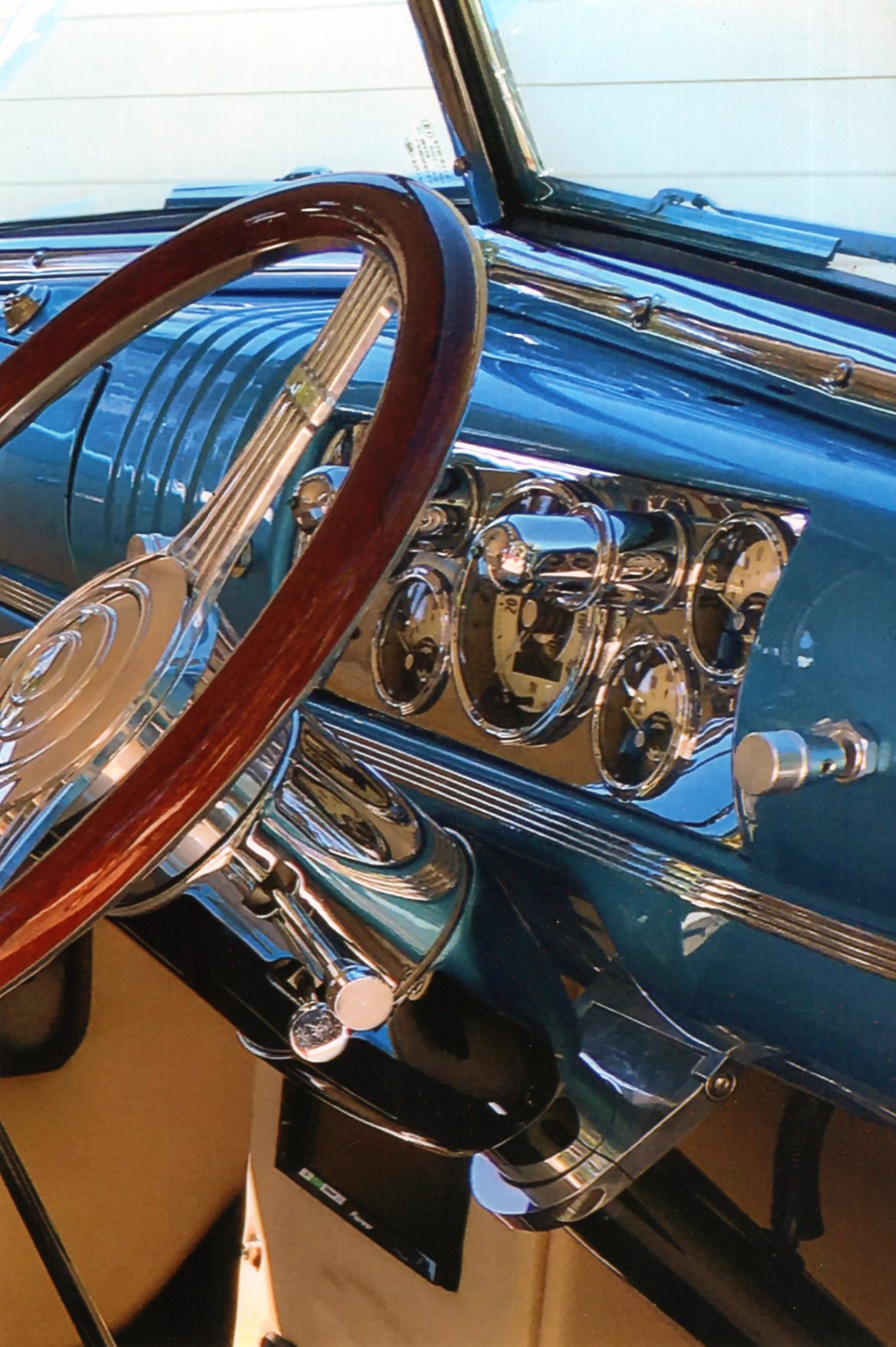 1945 CHEVROLET MAPLE LEAF AUTOMATIC 2D UTILITY