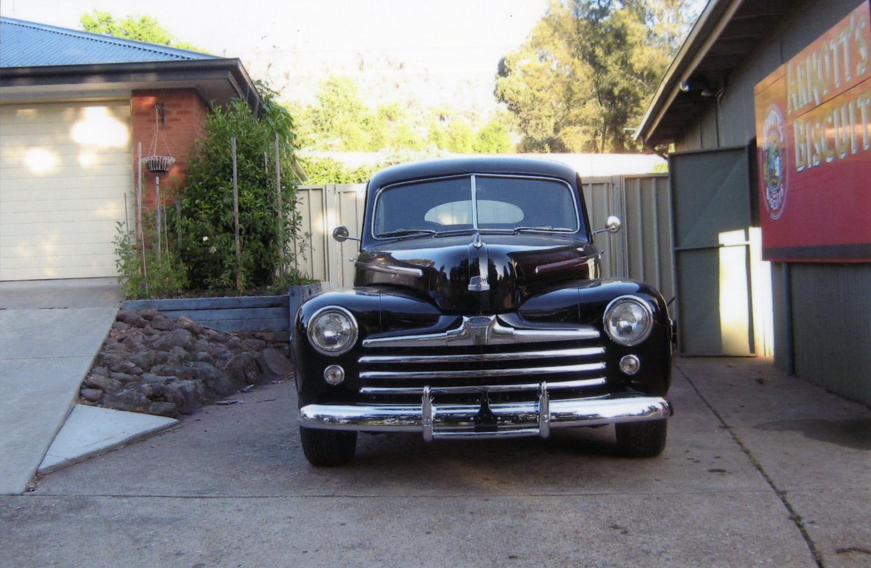 1948 FORD TUDOR SUPER DELUXE SEDAN
