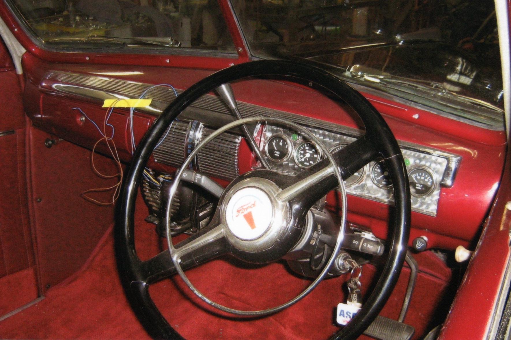 1948 FORD TUDOR SUPER DELUXE SEDAN