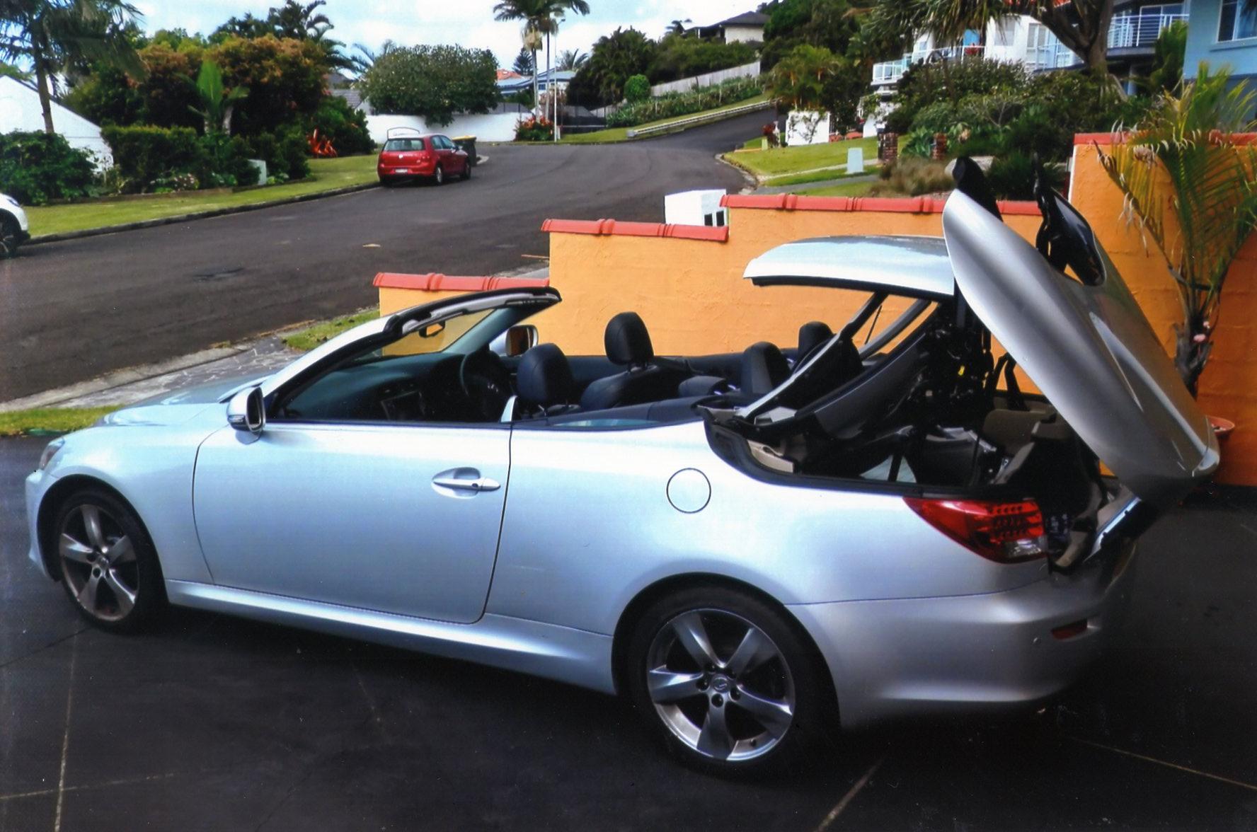 2010 LEXUS IS250C GSE20R 6 SP AUTOMATIC 2D CONVERTIBLE