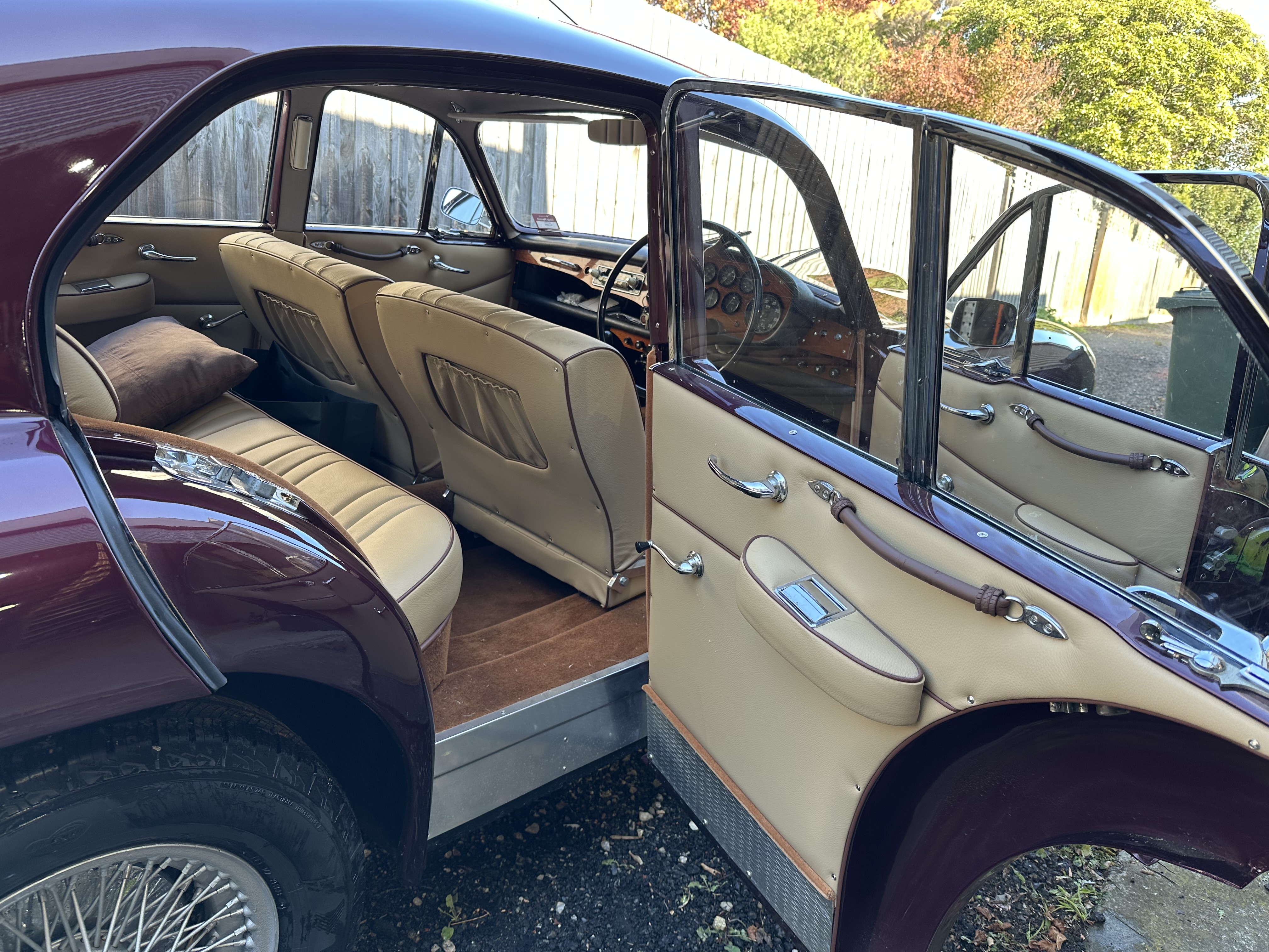 1955 BRISTOL 405 SALOON