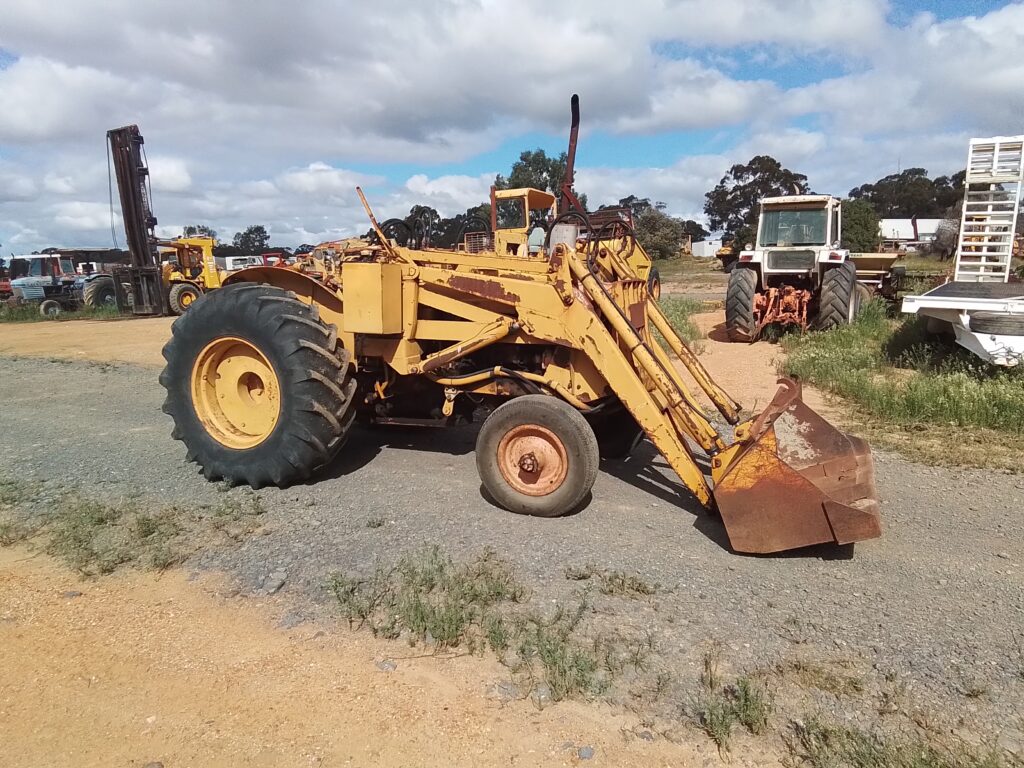 FORDSON FEL TRACTOR