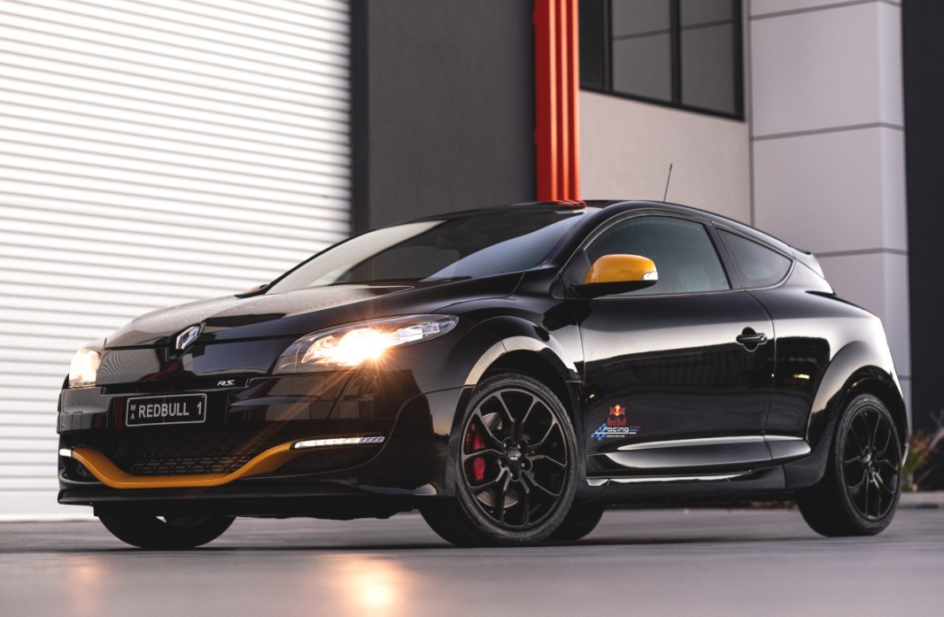 2012 RENAULT MEGANE RS 265 RB7 RED BULL MANUAL COUPE