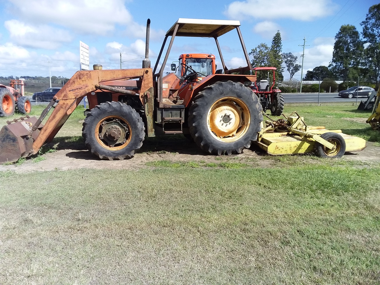 ZETOR 7745 TRACTOR & SLASHER