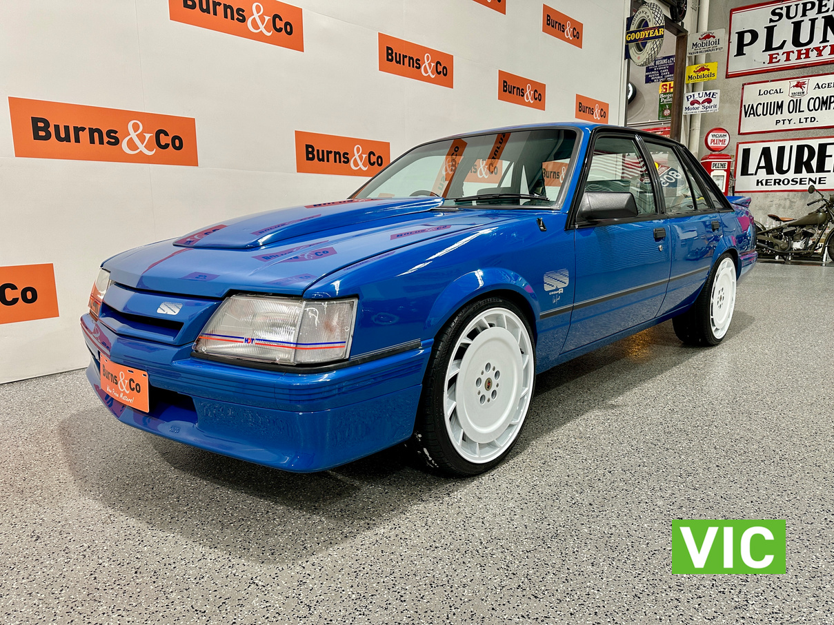 1985 HOLDEN VK BLUE MEANIE TRIBUTE (FACTORY 304 MANUAL) SEDAN