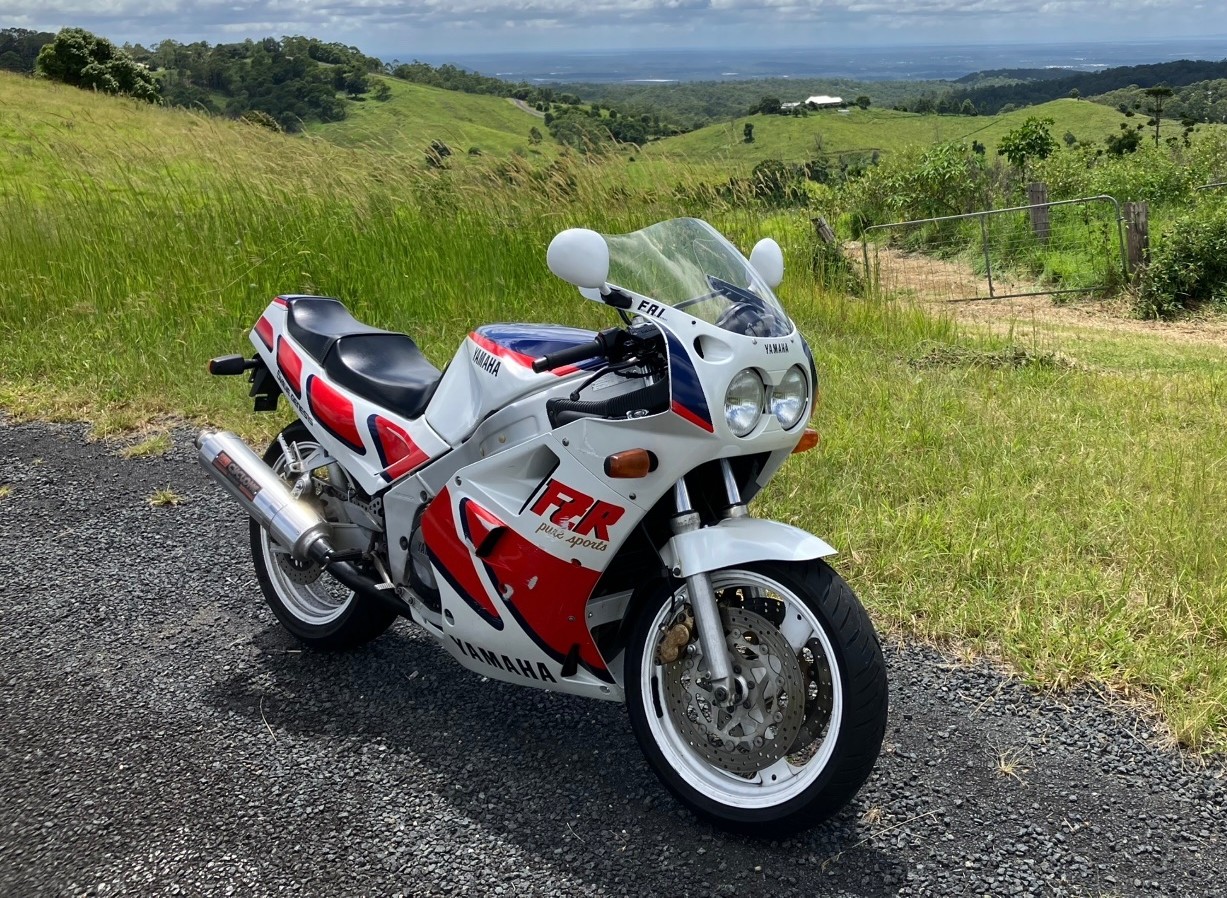 1988 YAMAHA FZR750R ROAD/RACER