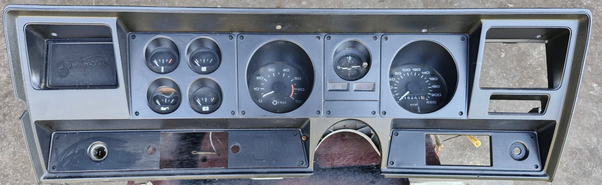 HOLDEN GTS Dash with Loom