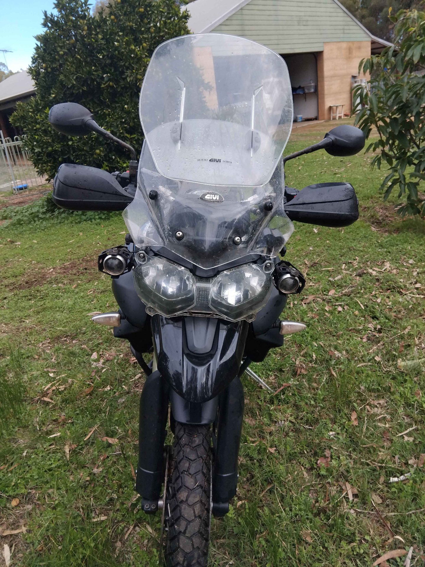 2011 TRIUMPH TIGER 800 XC ABS DUAL SPORTS