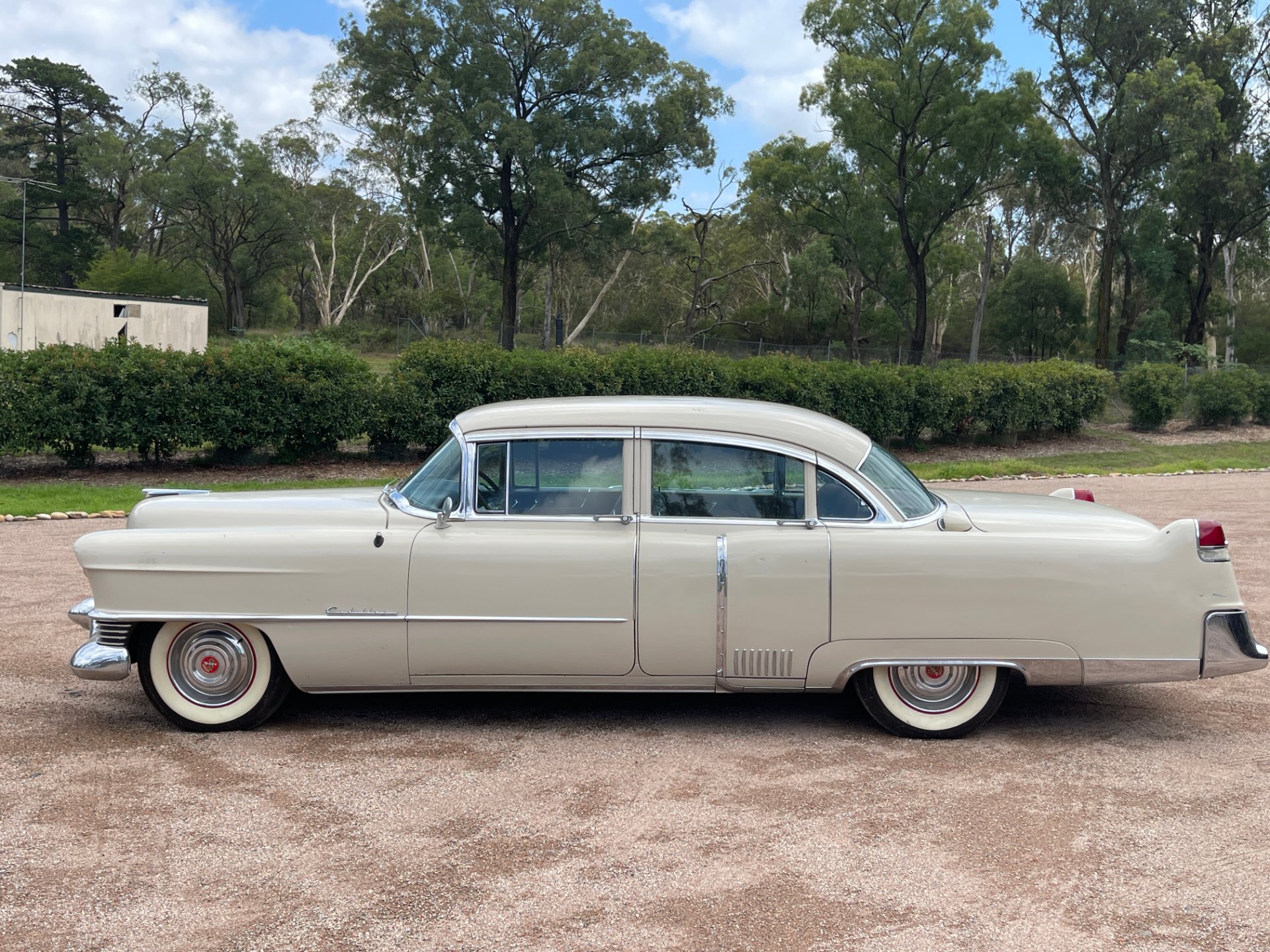 1954 CADILLAC FLEETWOOD SIXTY SPECIAL SEDAN